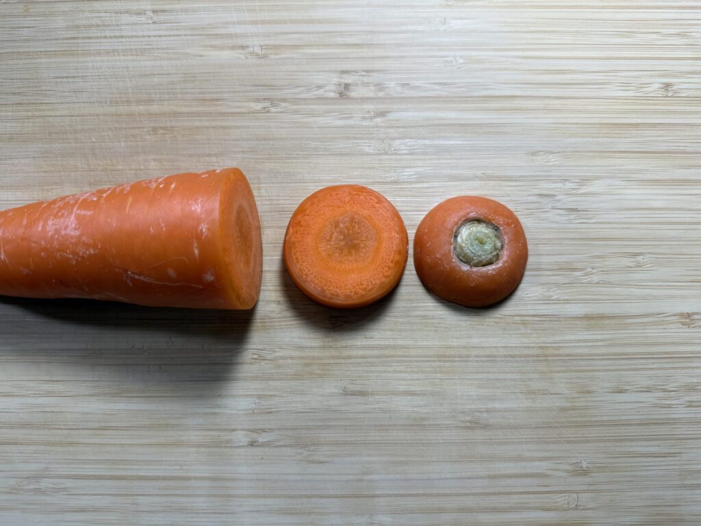 人参を１センチに輪切りにする説明写真